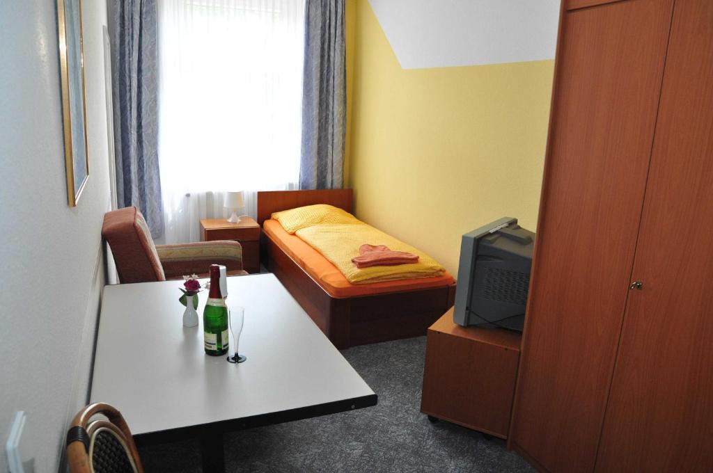 Pension Leipzig Georgplatz Habitación foto